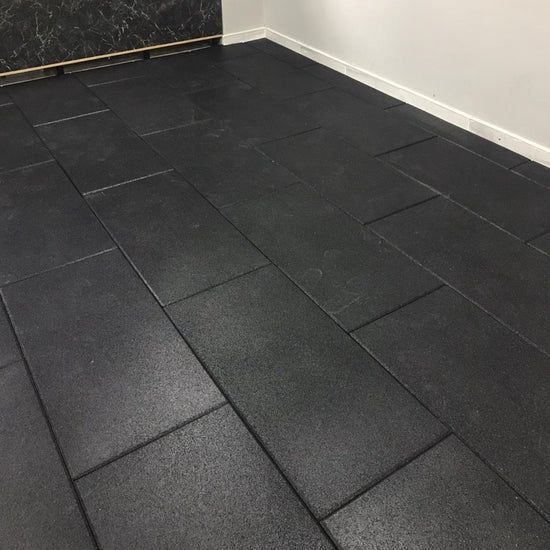 Каучукова настилка/гумена фитнес  настилка-плоча 100×50×2см Висок клас