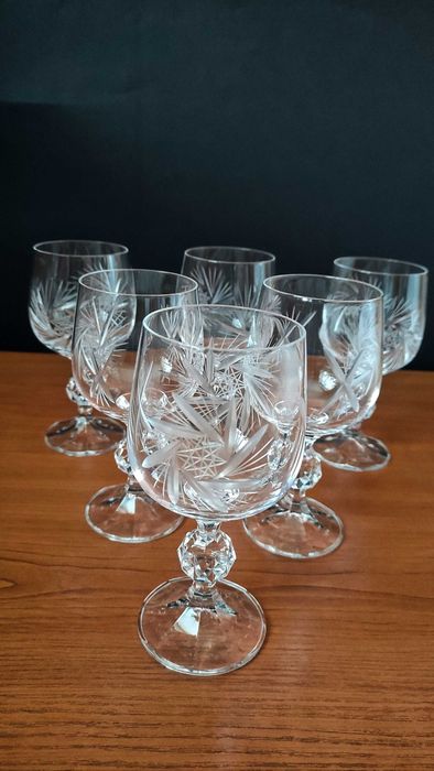 2 модела кристални чаши за вино"Бохемия"