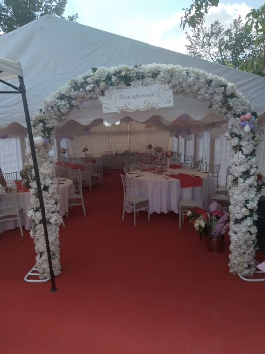 Echipa Pergola Events oferă spre închiriere corturi complet echipate