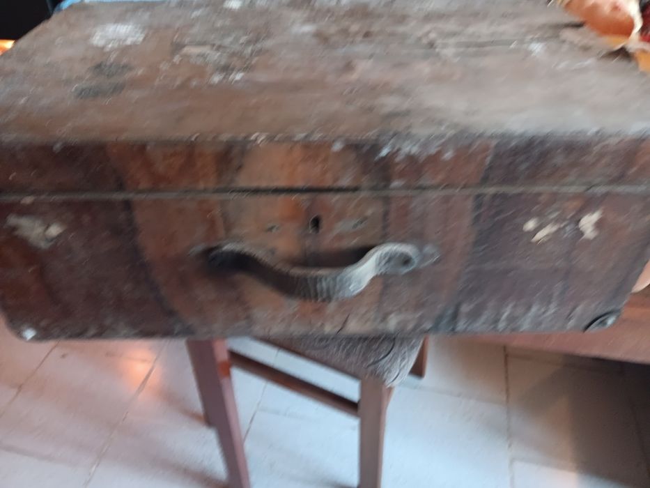 Дървен пътнически куфар