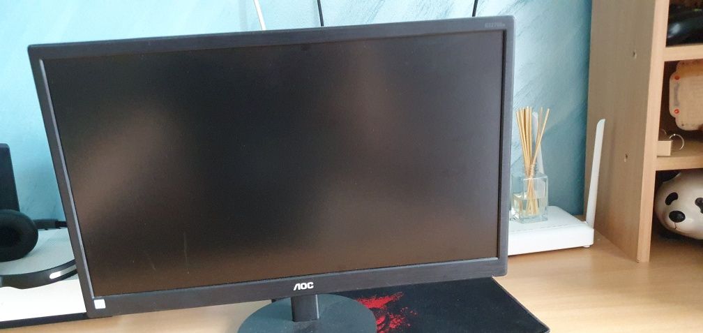 Vând monitor AOC