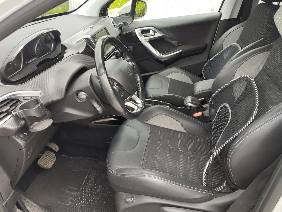 Peugeot 2008 ALLURE 1,2 бензин, PureTech