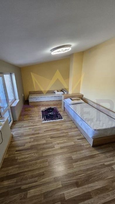 Дава се под наем Четиристаен апартамент в Варна, Лятно кино Тракия - 100 кв.м за 612 € - Снимка #4