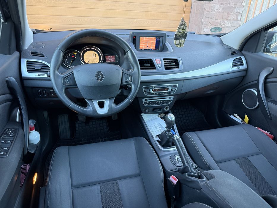 Renault Megane / 1.4 130Cp /Navi /Keyless/Pilot/ Senzori de parcare /