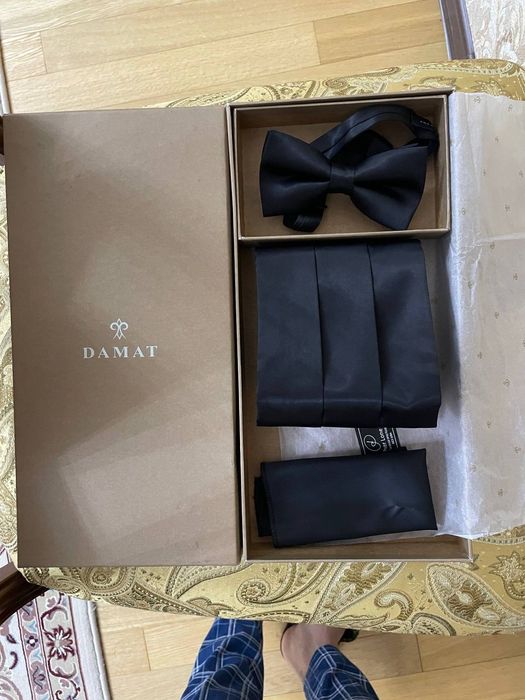 Костюмы и брюки от Renzo Rinaldi.