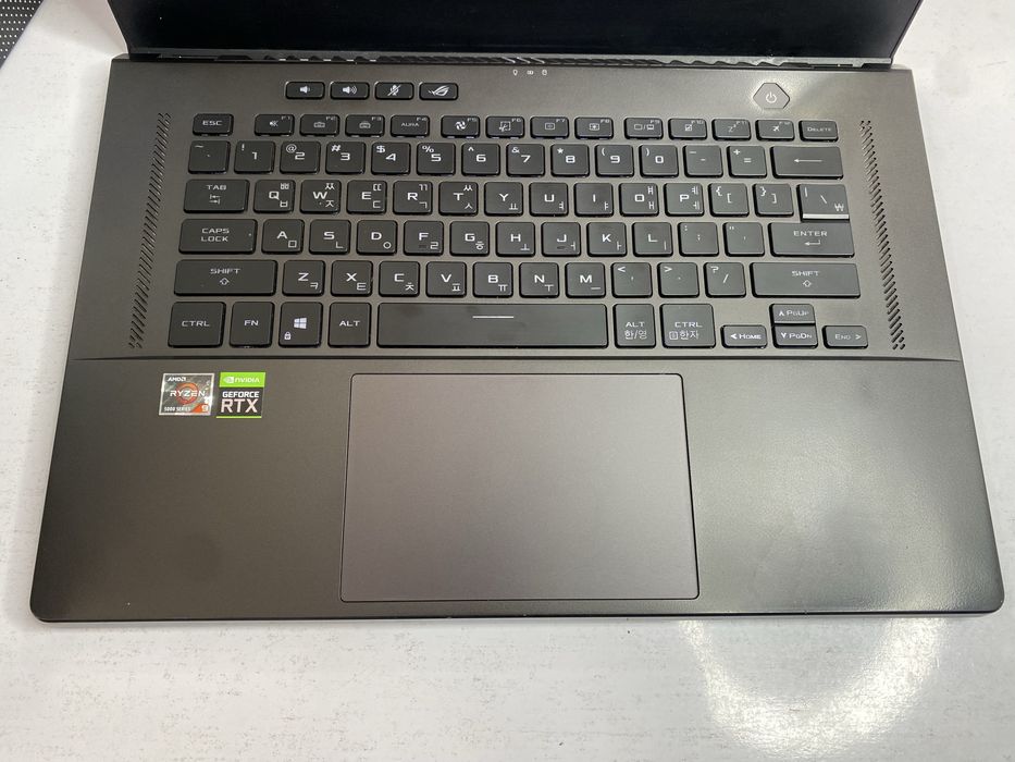 Asus ROG ZEPHYRUS  ryzen 9