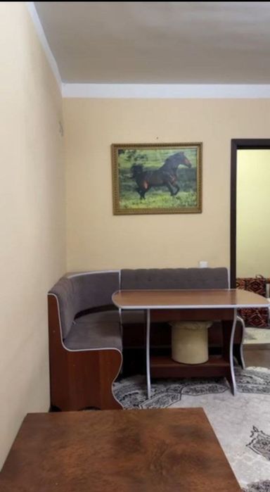 3 xonali kvartira sotiladi