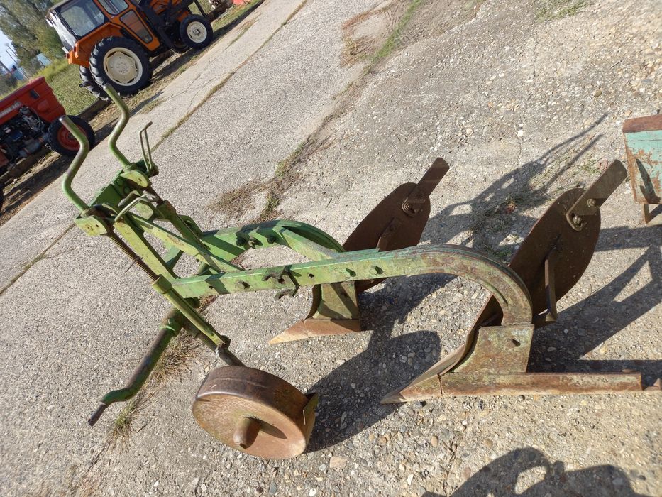 Plug  troliu crapator lemne  discuri agricole dtc utb universal