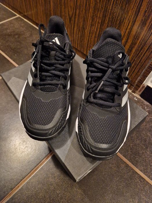 Adidas nr 40 noi pret 190