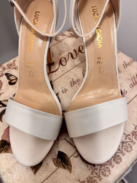 Sandale albe de piele 39