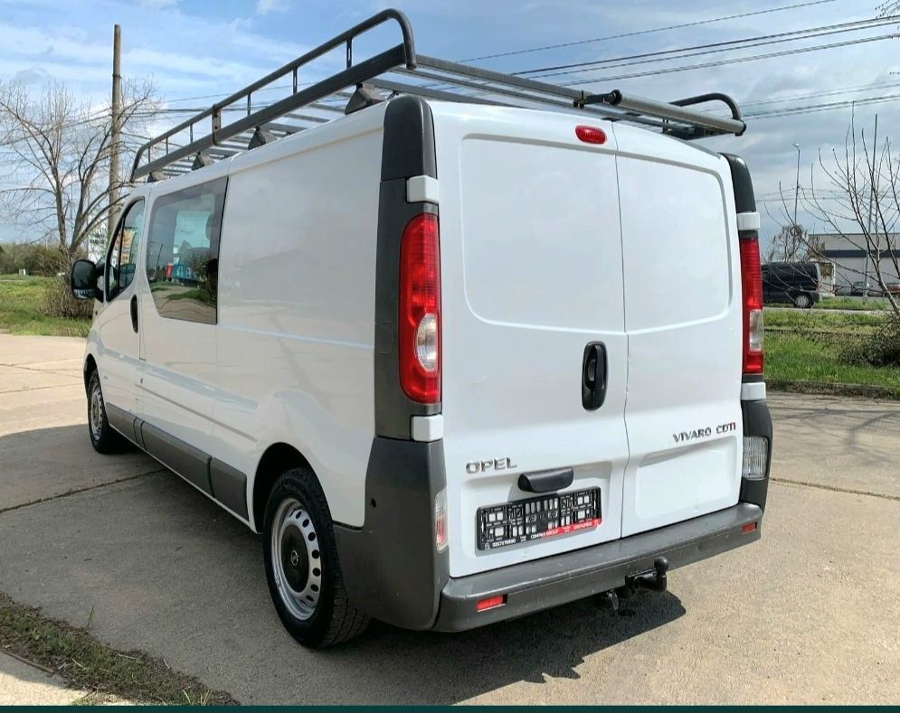 OPEL VIVARO EXTRA LUNG 5+1 Locuri si Marfa