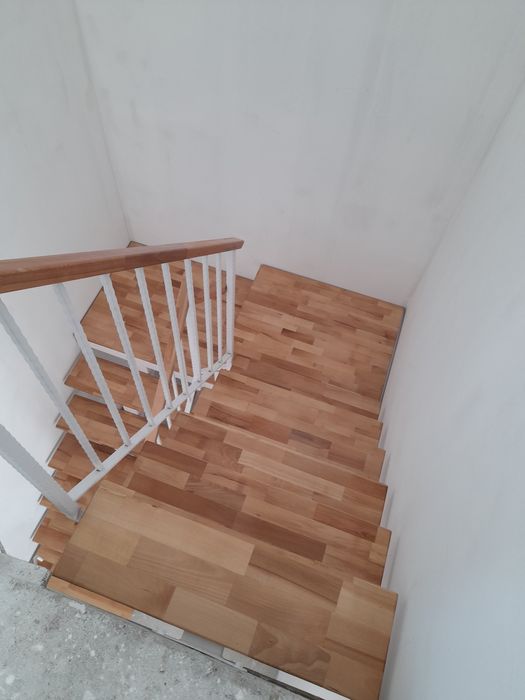 Placam scari cu lemn masiv