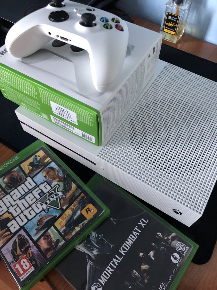 Xbox one S 1TB..