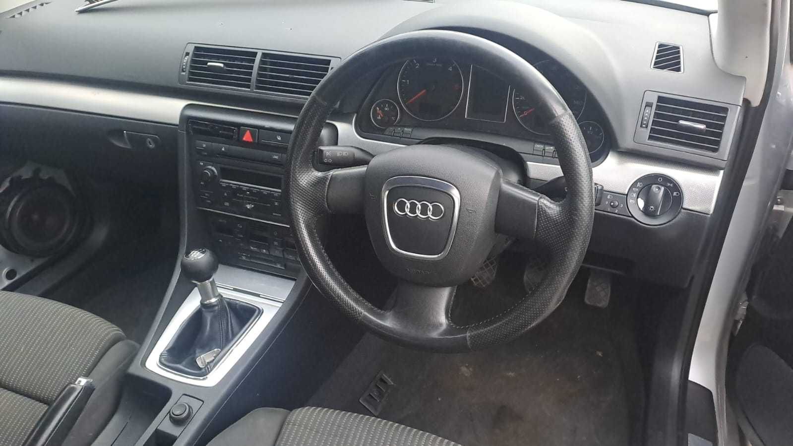 Dezmembrez Audi A4 B7 2.0 TDi an 2006 cod motor BLB