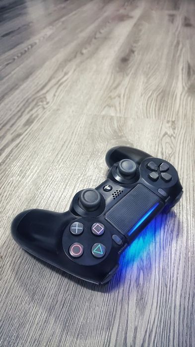 Vând Ps4 Pro 1Tb Nou