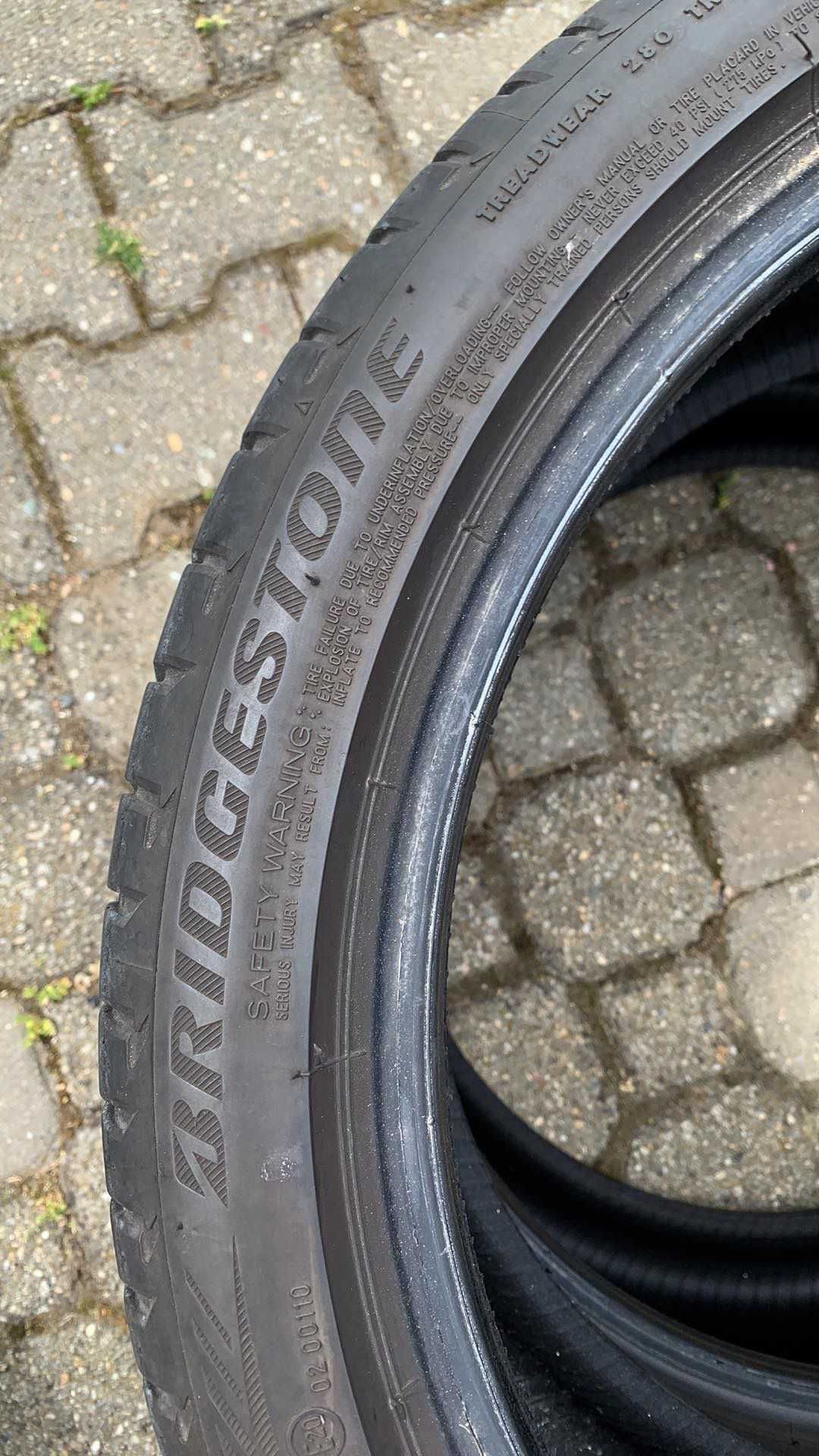 2 x Cauciucuri de vara Bridgestone 235/40/19