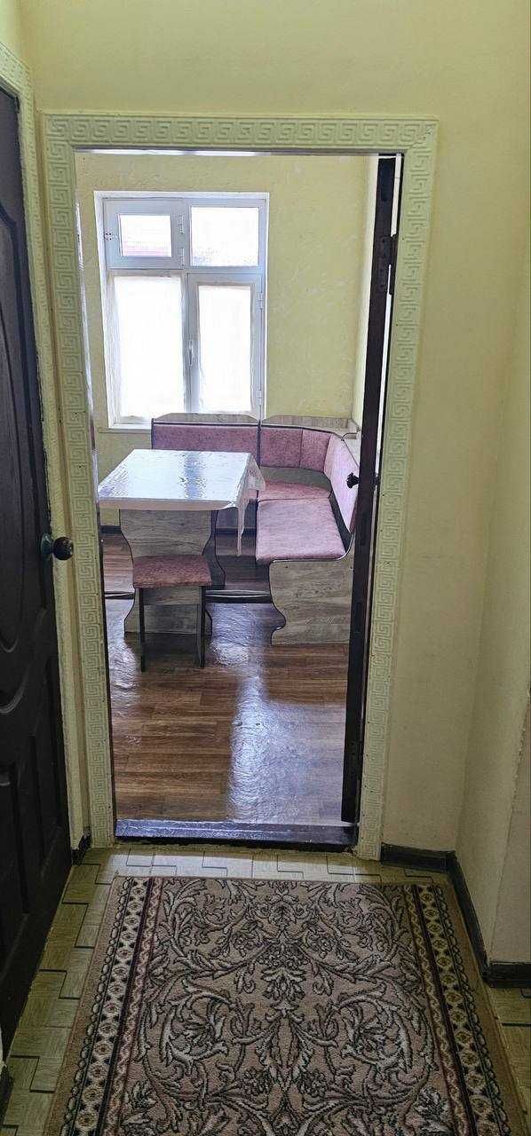 Сдаётся 1 ком квартира на Повороте на долгий срок.