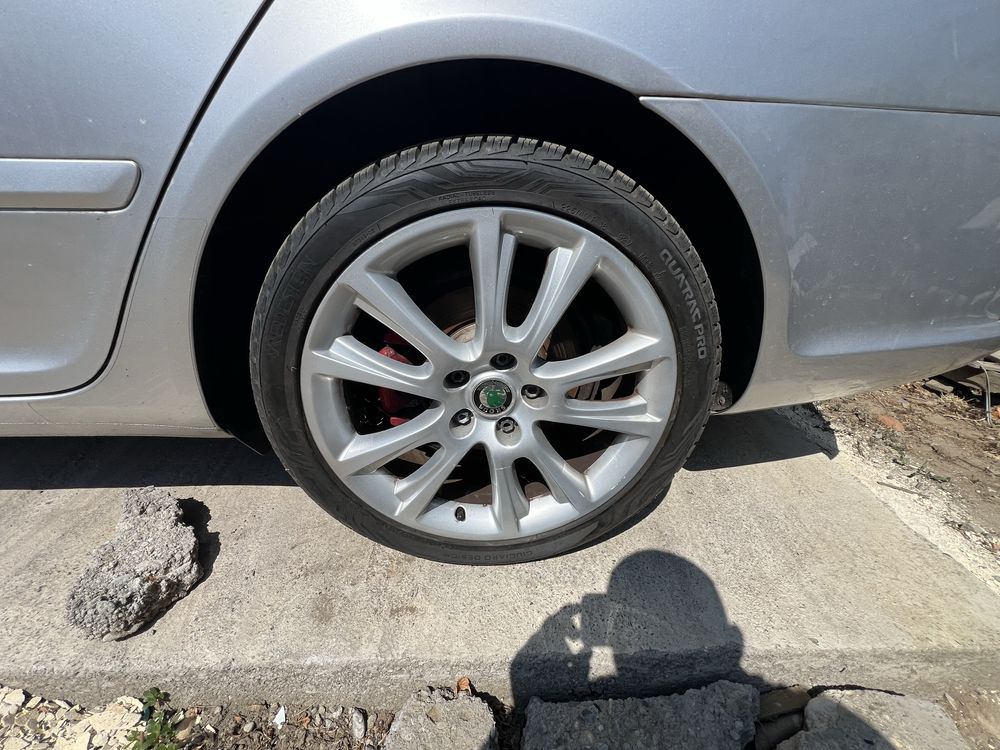 Set Jante 18 5x112 Skoda Octavia RS VRS Anvelope 225.40.18 M+S Noi
