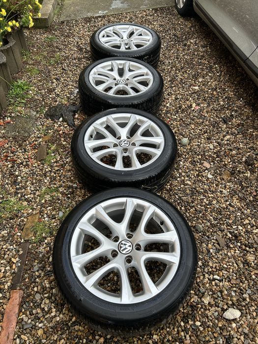 Roti  VW  originale 235 45 R17  Michelin