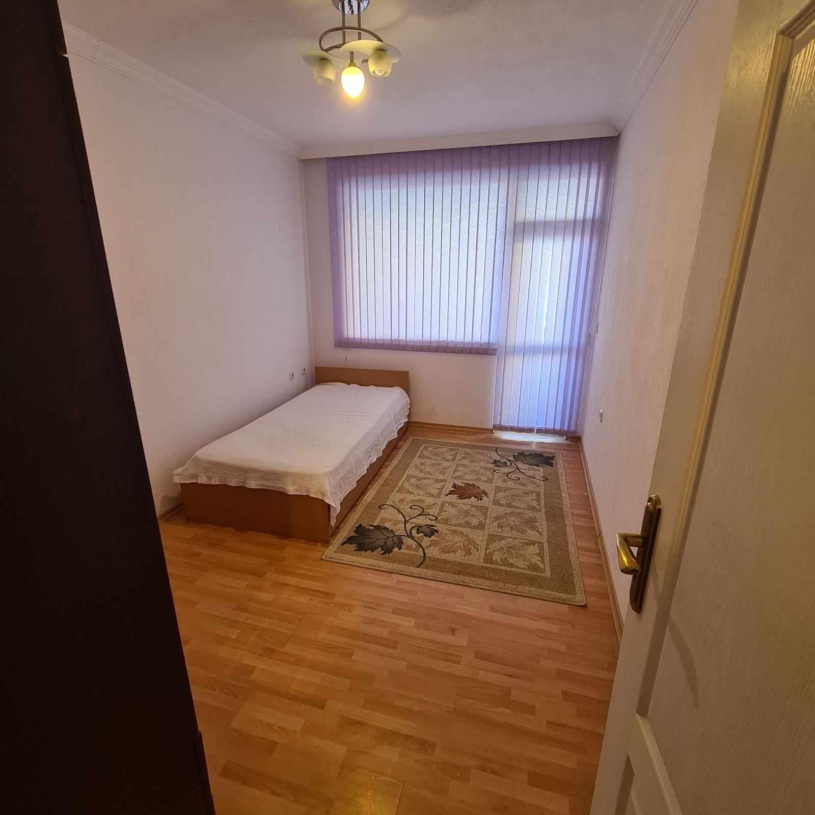 Тристаен апартамент под наем в кв. Мараша