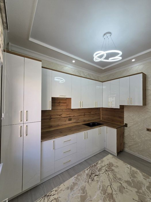 Gorgaz eski sumdan 7 etajlik  liftli domni 4-etajidan 2xona uy sotilad