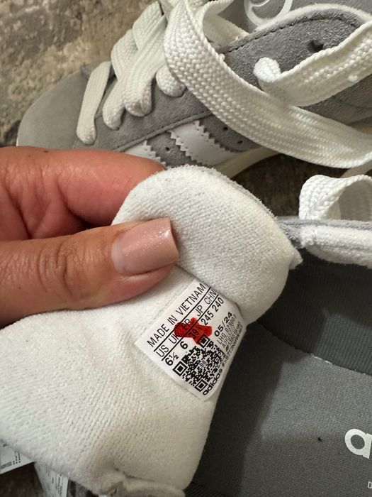 Vand 2 perechi de ADIDAS CAMPUS 00S J, mărimea 41 1/3 ,noi cu eticheta