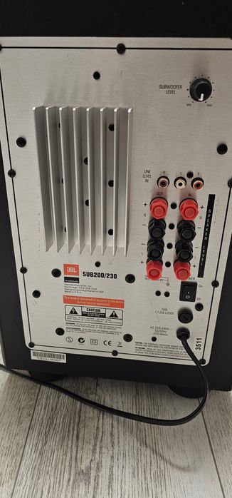 Subwoofer JBL 200/230