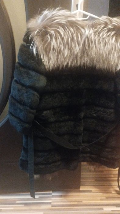 Vând haina de blana naturala