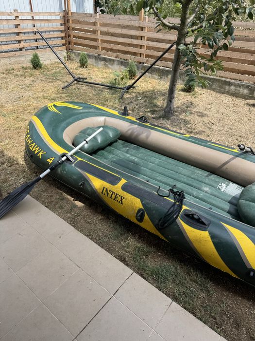 Vând barcă gonflabilă SEAHAWK 4 Intex