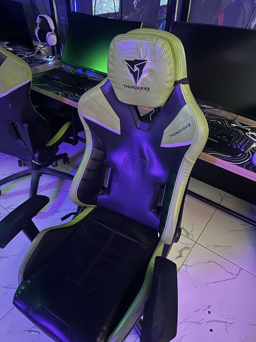 Игровые кресла для компов 7 шт