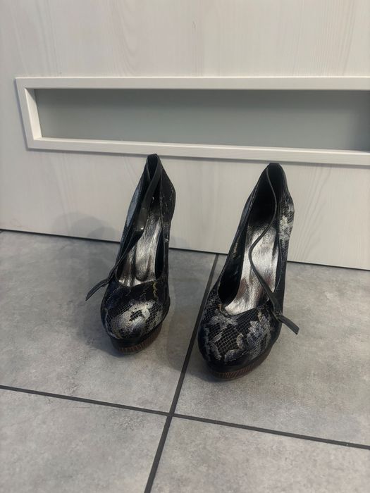 Дамски обувки токчета