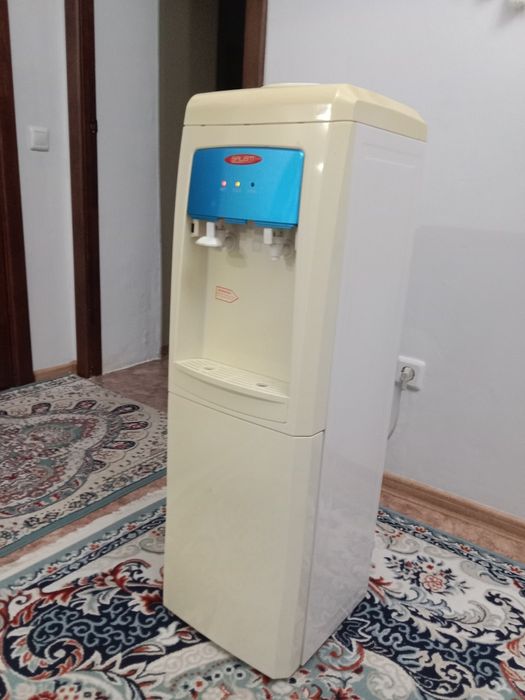 Продам диспенсер для воды