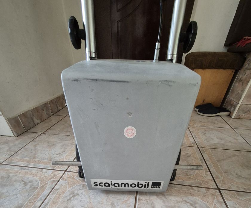 Scaun cu elelevator pentru scari  Alber Scalamobil cu acumulatori noi