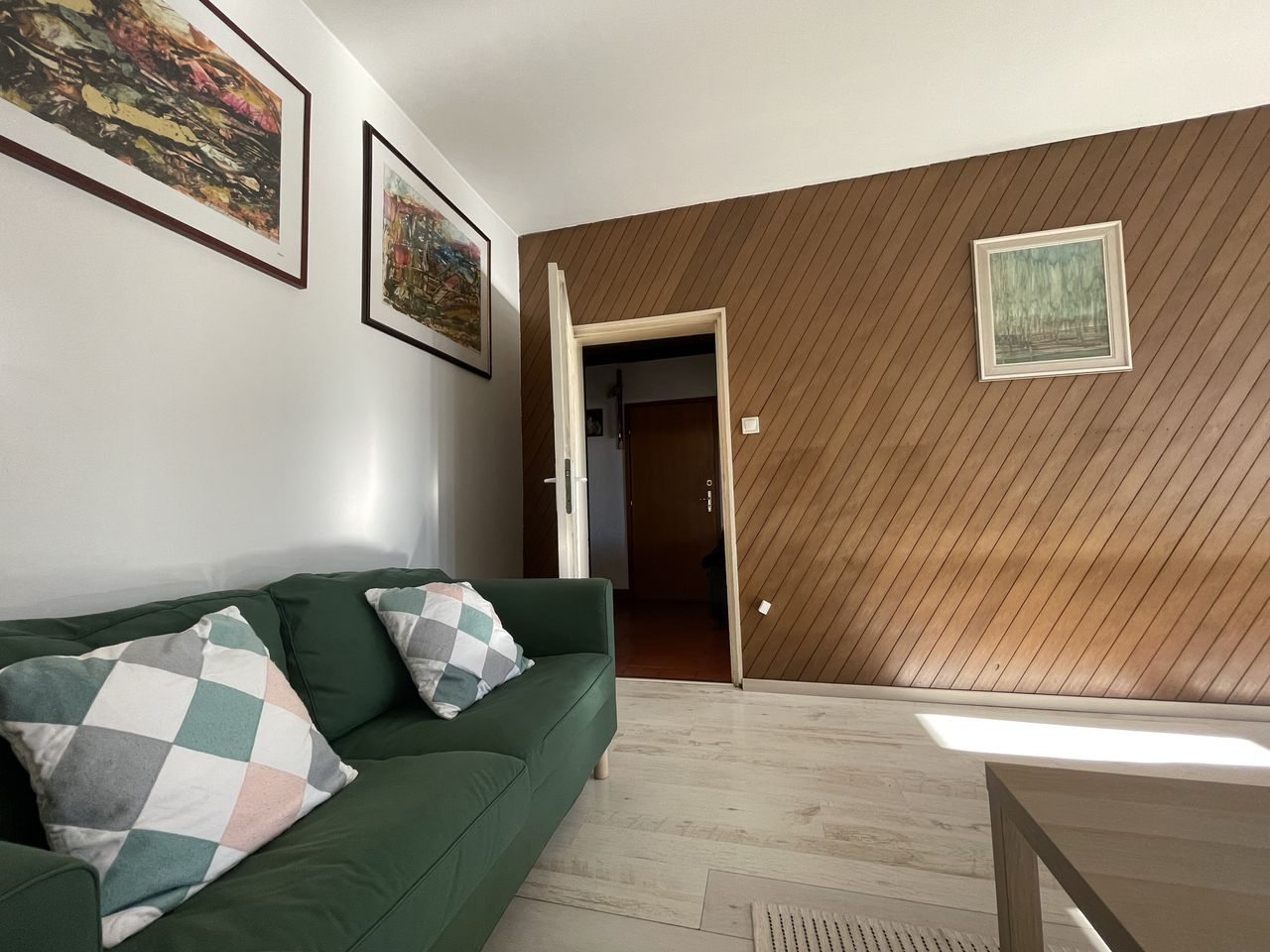 Дава се под наем Двустаен апартамент в София, Борово - 86 кв.м за 612 € - Снимка #3