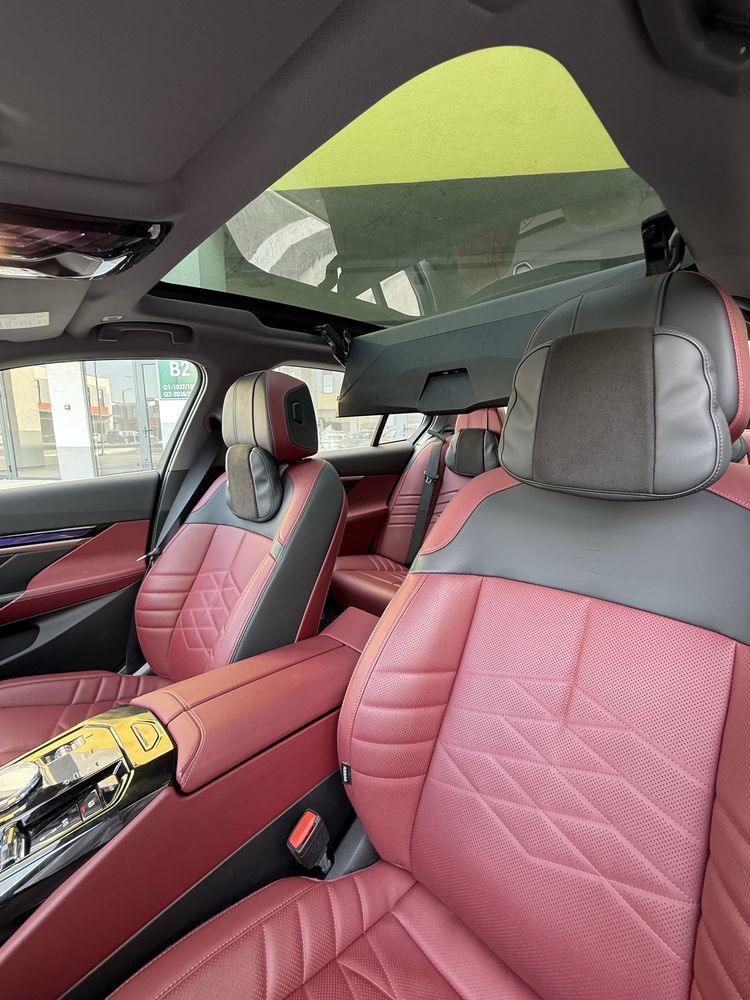 BMW i5 35L v nalichii