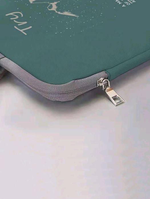 Vând geantă de laptop 14-14,9inch