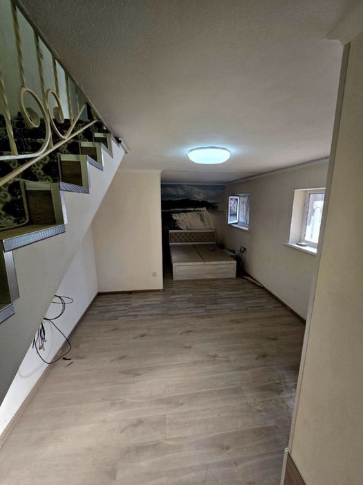 Продается 3 ком квартира дуплекс студия.М.Горький . 69000$