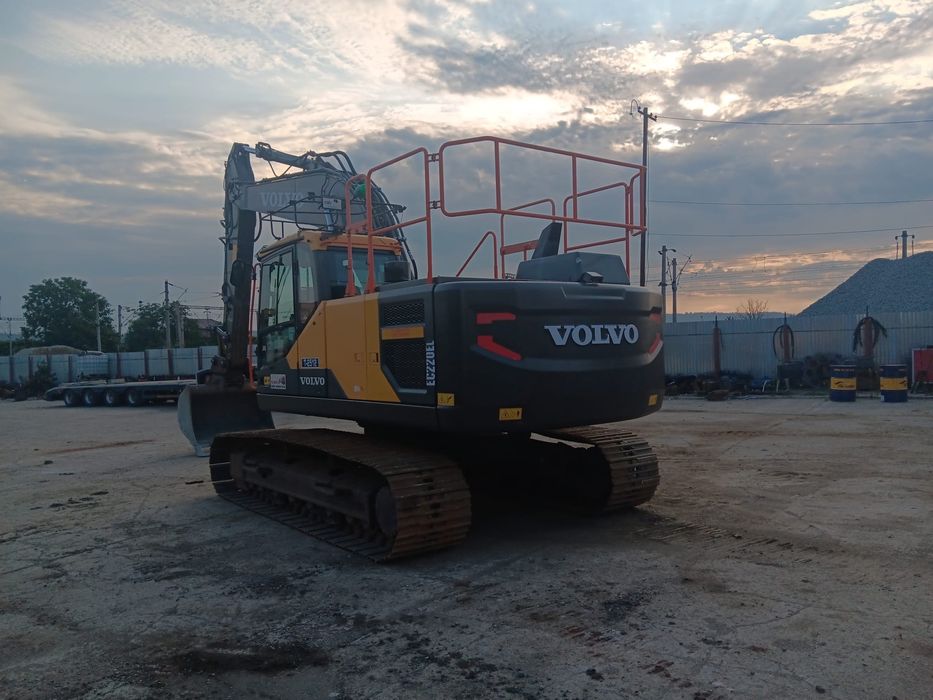 Excavator VOLVO EC 220