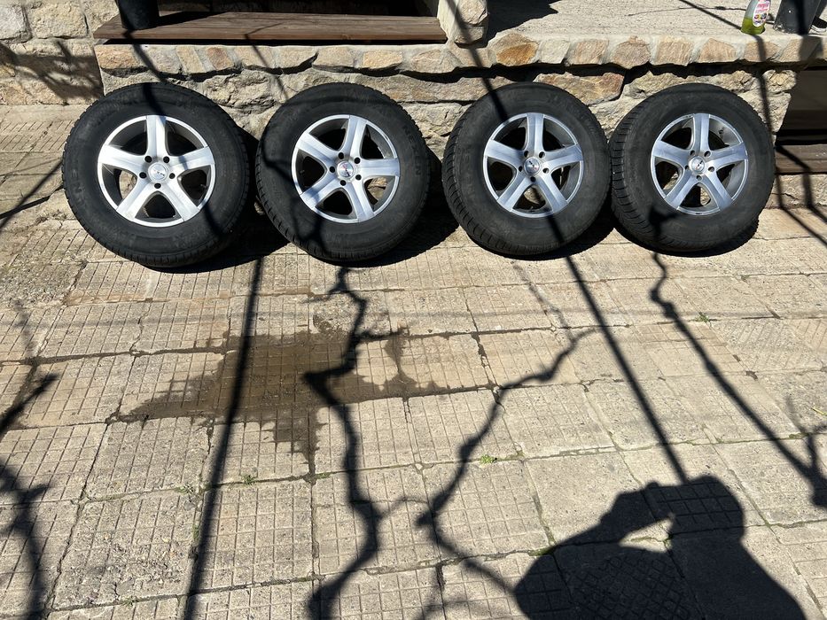 Джанти с гуми 5х114.3 гуми 235/70/16