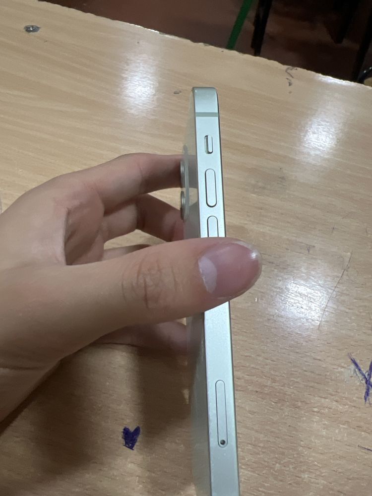 Iphone 12 mini задняя часть сломан