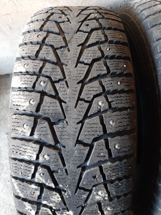 Зимные шипованные шины на внедорожник