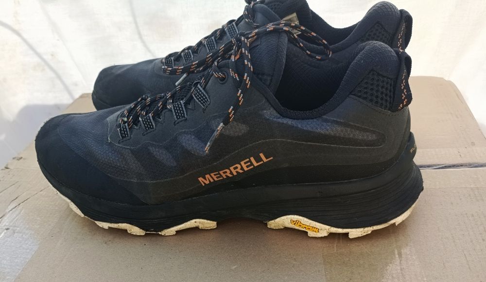 Кроссовки,б/у осенние