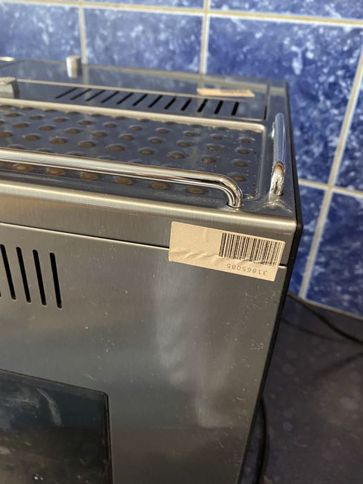 Кафемашина Delonghi Prima Donna с кана за мляко.