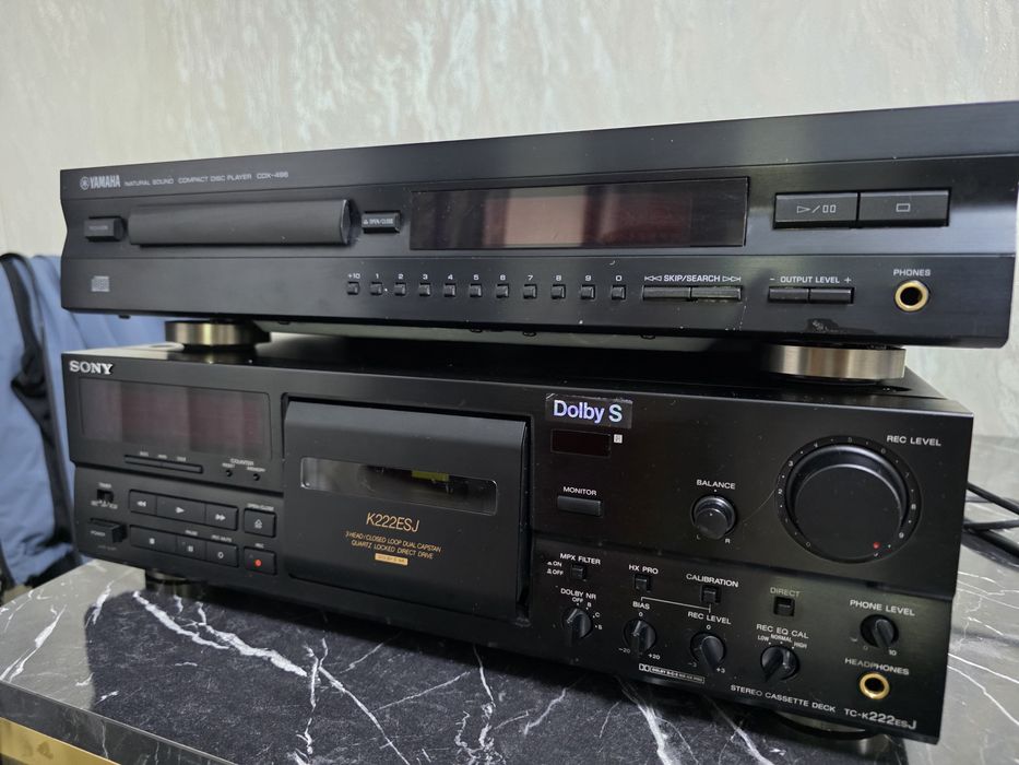 Yamaha CDX - 496 CD проигрыватель сотилади