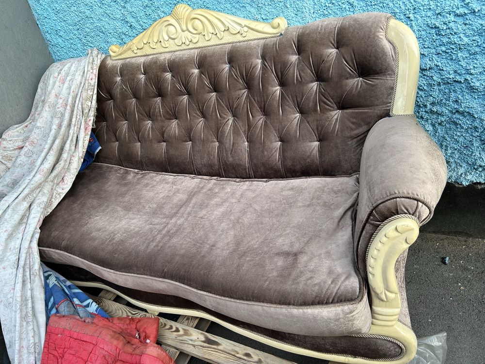 Продам хорошой диван из 3 частейх