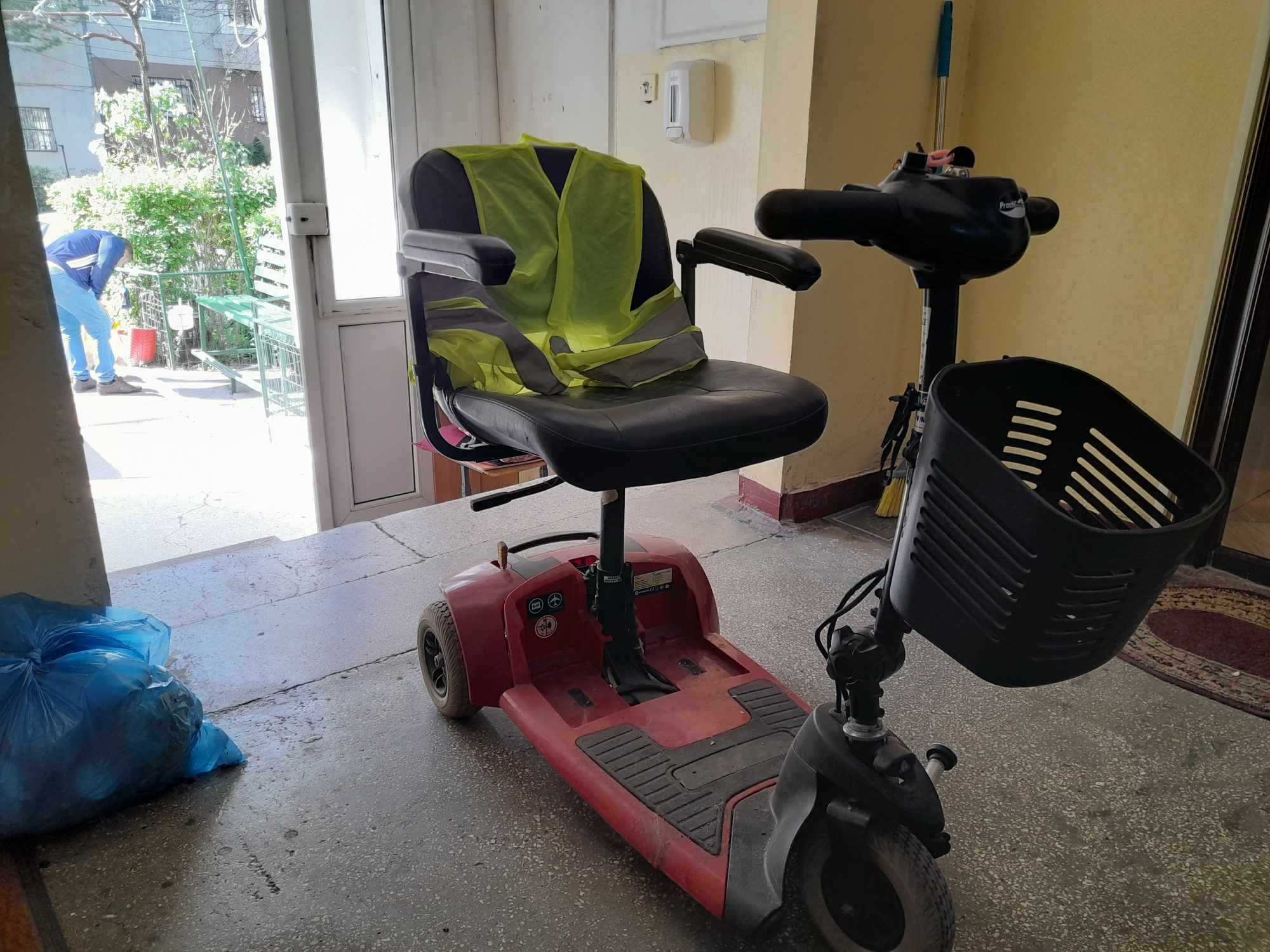 Tricicleta electrica pentru persoane cu dizabilitati