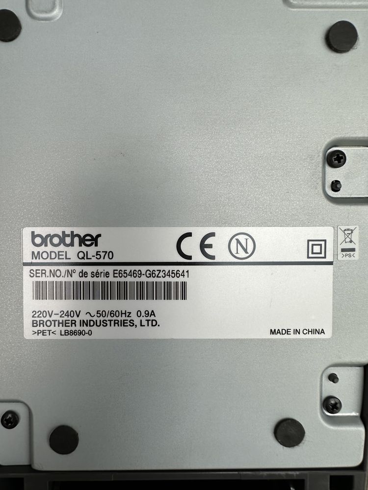 Етикетен принтер Brother QL - 570 + 10 броя ролки