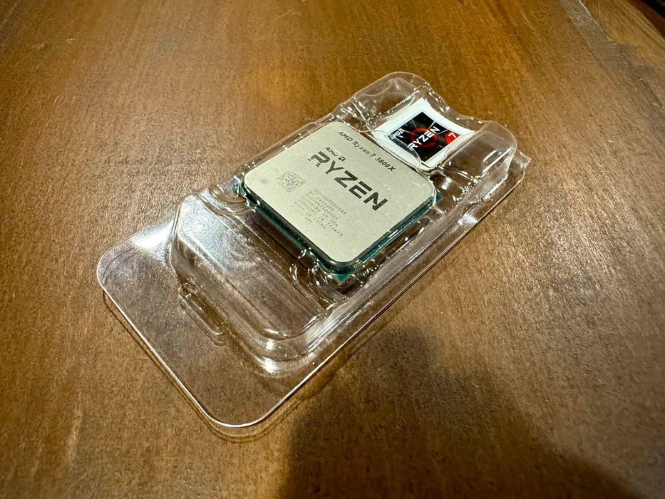 Procesor Ryzen 7 3800x + Aorus B550I PRO AX + 16gb ram 4133MHz