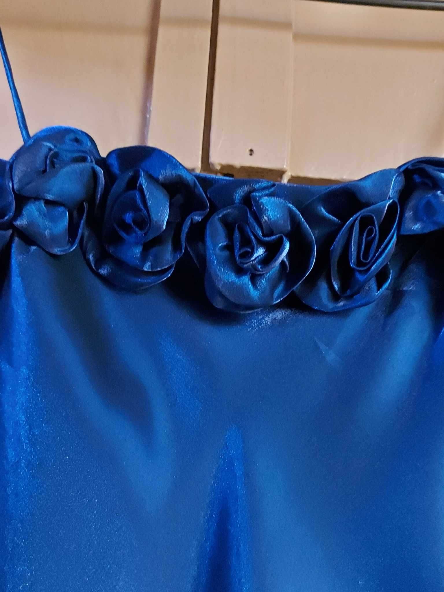 Rochie albastru regal ,lucios,impecabila