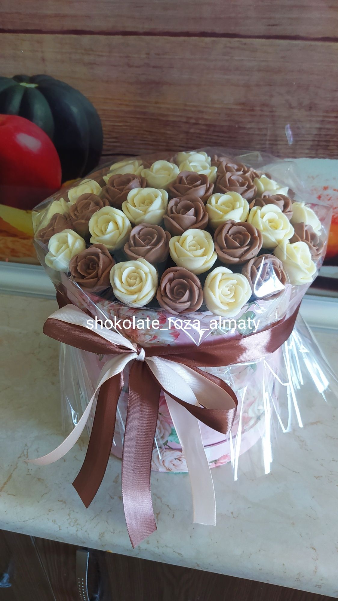 Букеты из шоколадных роз